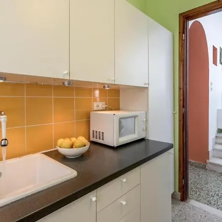 Seaview Adamantas (Milos)