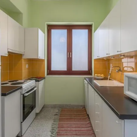 Seaview Αδάμας